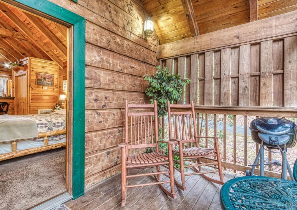 Mountain Eden, Hot Tub, Resort Pool, Wifi, 1089 Free Tickets Each Paid Day, Dollywood And More Gatlinburg Eksteriør billede