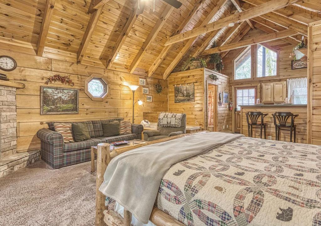 Mountain Eden, Hot Tub, Resort Pool, Wifi, 1089 Free Tickets Each Paid Day, Dollywood And More Gatlinburg Eksteriør billede
